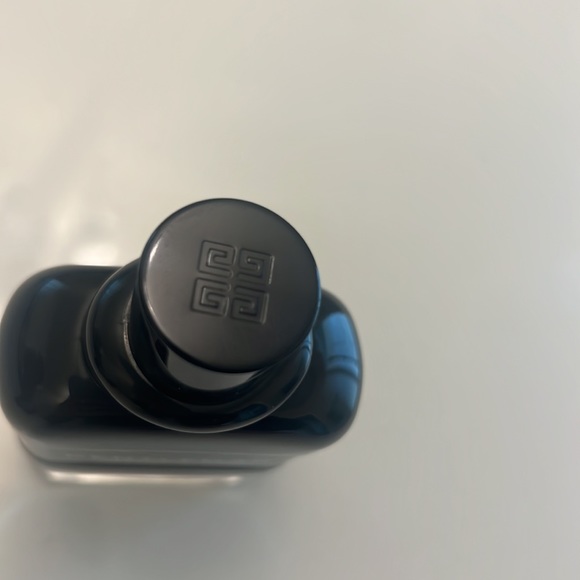 Givenchy gentlemen 3.7 oz - Picture 2 of 3